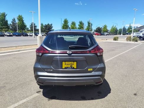 Used 2022 Nissan Kicks S FWD image 4