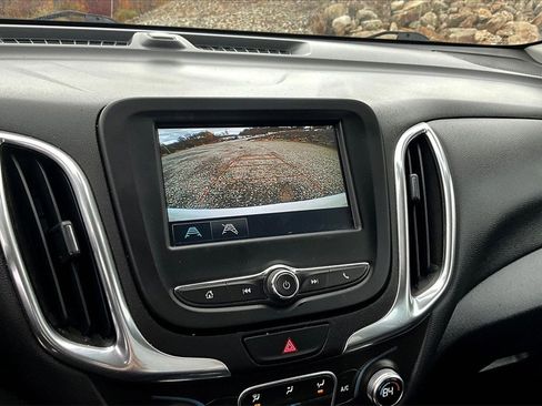 Used 2018 Chevrolet Equinox LT image 19