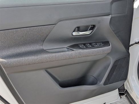 New 2026 Nissan Kicks SV image 15