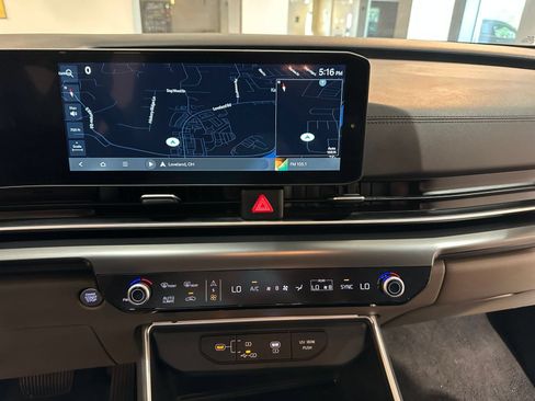 Used 2026 Kia Carnival FWD image 17