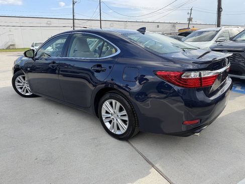 Used 2015 Lexus ES 350 w/ Premium Package FWD image 3