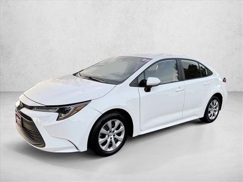 Used 2023 Toyota Corolla LE image 1