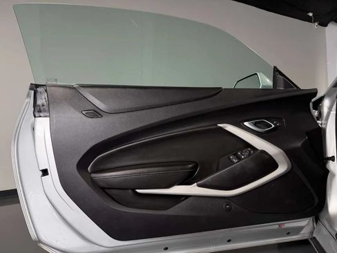Used 2019 Chevrolet Camaro LT RWD image 16