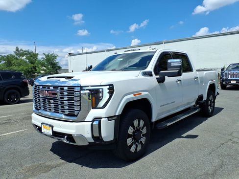 Certified 2024 GMC Sierra 2500 Denali w/ Denali Reserve Package AWD/4WD image 3