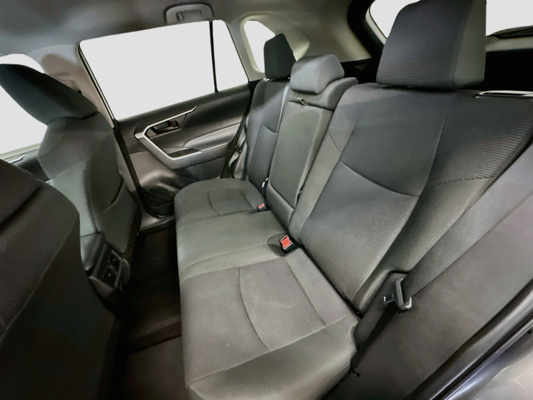 Used 2025 Toyota RAV4 LE AWD/4WD image 29