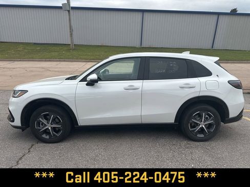 Used 2025 Honda HR-V EX-L image 3