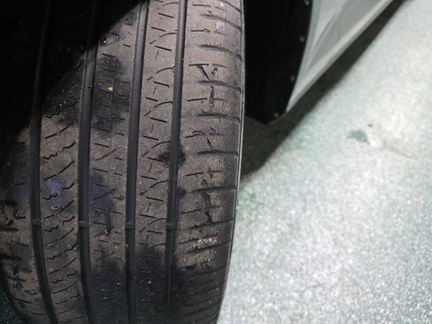 Used 2021 Volvo S60 T5 Momentum w/ Premium Package image 13