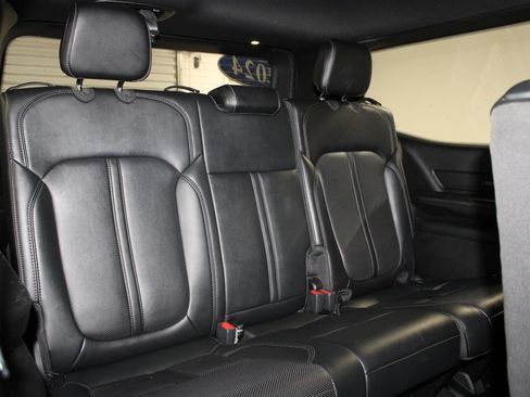 Used 2024 Jeep Wagoneer Series II w/ Flexible Seating Group AWD/4WD image 36