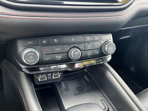 Used 2023 Dodge Durango GT AWD/4WD image 27