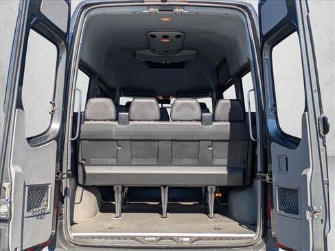 Used 2018 Mercedes-Benz Sprinter 2500 image 6