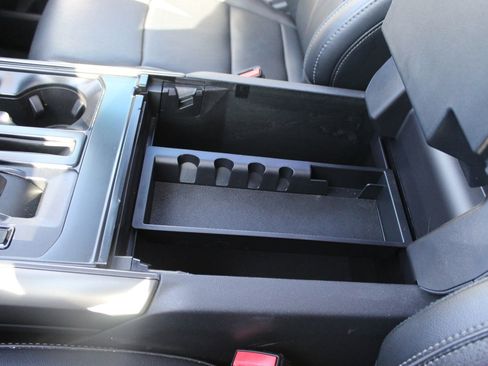 Used 2024 Ford F150 Lariat w/ FX4 Off-Road Package image 38