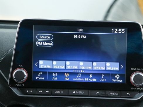 Used 2024 Nissan Sentra SV FWD image 19