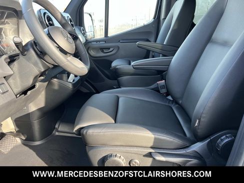 New 2025 Mercedes-Benz Sprinter 2500 image 23