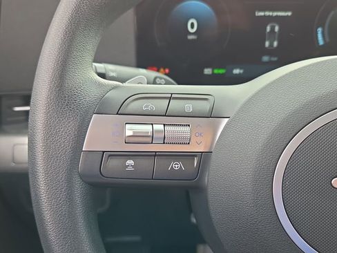 Used 2025 Hyundai Kona SE FWD image 24