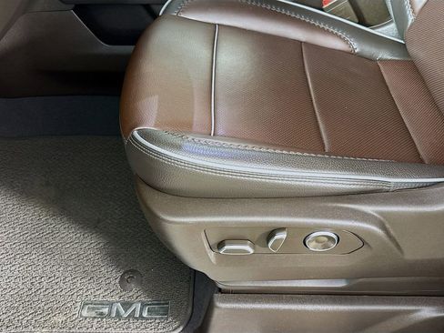 Used 2024 GMC Sierra 2500 Denali w/ Denali Reserve Package image 19