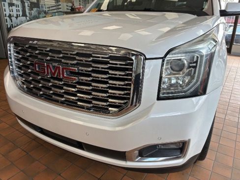 Used 2018 GMC Yukon Denali w/ Denali Ultimate Package image 9