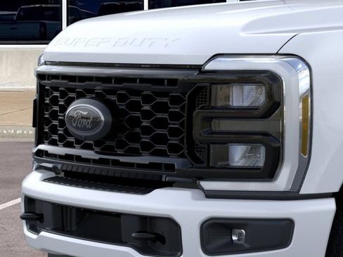 New 2026 Ford F250 Lariat w/ Black Appearance Package AWD/4WD image 17