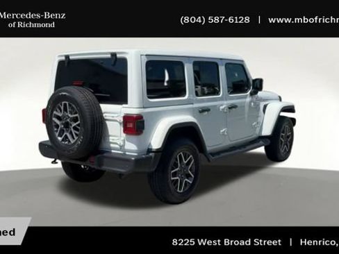 Used 2024 Jeep Wrangler Unlimited Sahara w/ Technology Group AWD/4WD image 2