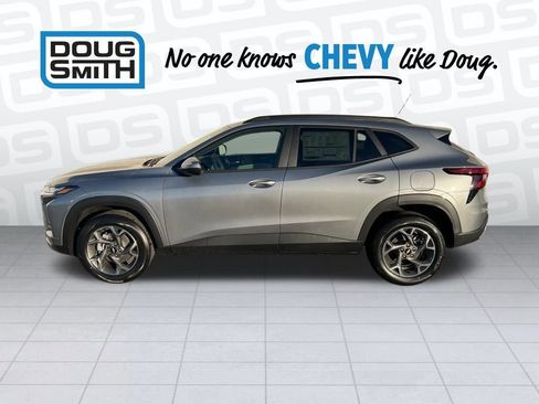 New 2026 Chevrolet Trax LT w/ Driver Confidence Package image 2