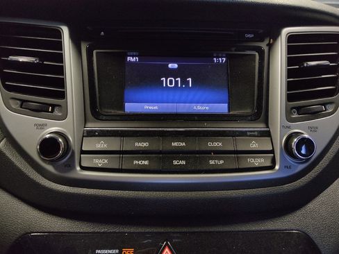 Used 2017 Hyundai Tucson SE FWD image 25
