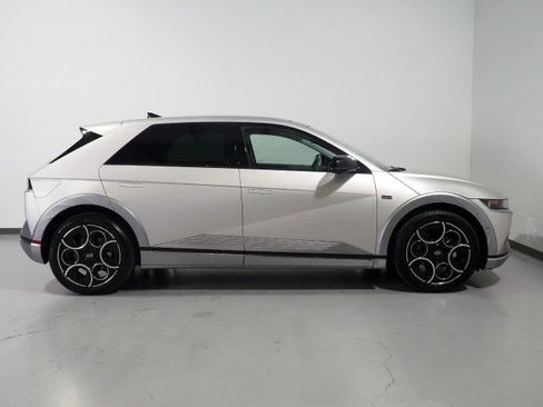 Used 2024 Hyundai Ioniq 5 Limited AWD/4WD image 5
