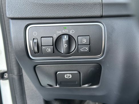 Used 2018 Volvo V60 T5 Cross Country w/ Convenience Package image 13