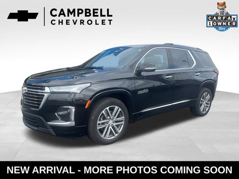 Used 2023 Chevrolet Traverse High Country FWD image 1