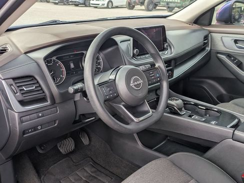 Used 2023 Nissan Rogue SV FWD image 34