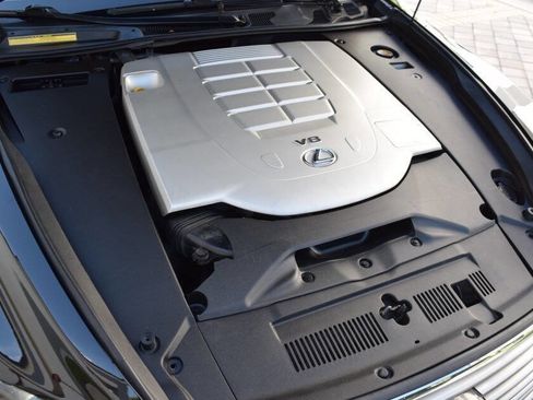 Used 2013 Lexus LS 460 AWD w/ Comfort Pkg image 92