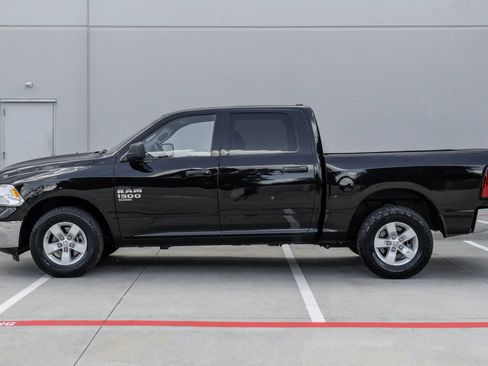 Used 2022 RAM 1500 Classic SLT RWD image 16