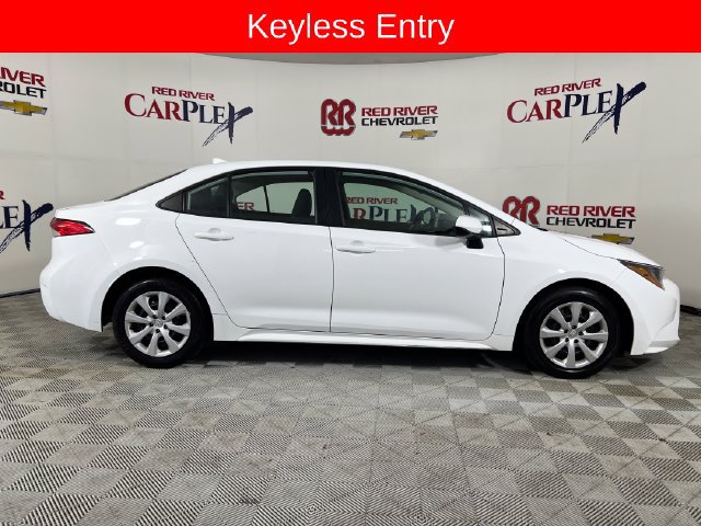 Used 2024 Toyota Corolla LE FWD image 9