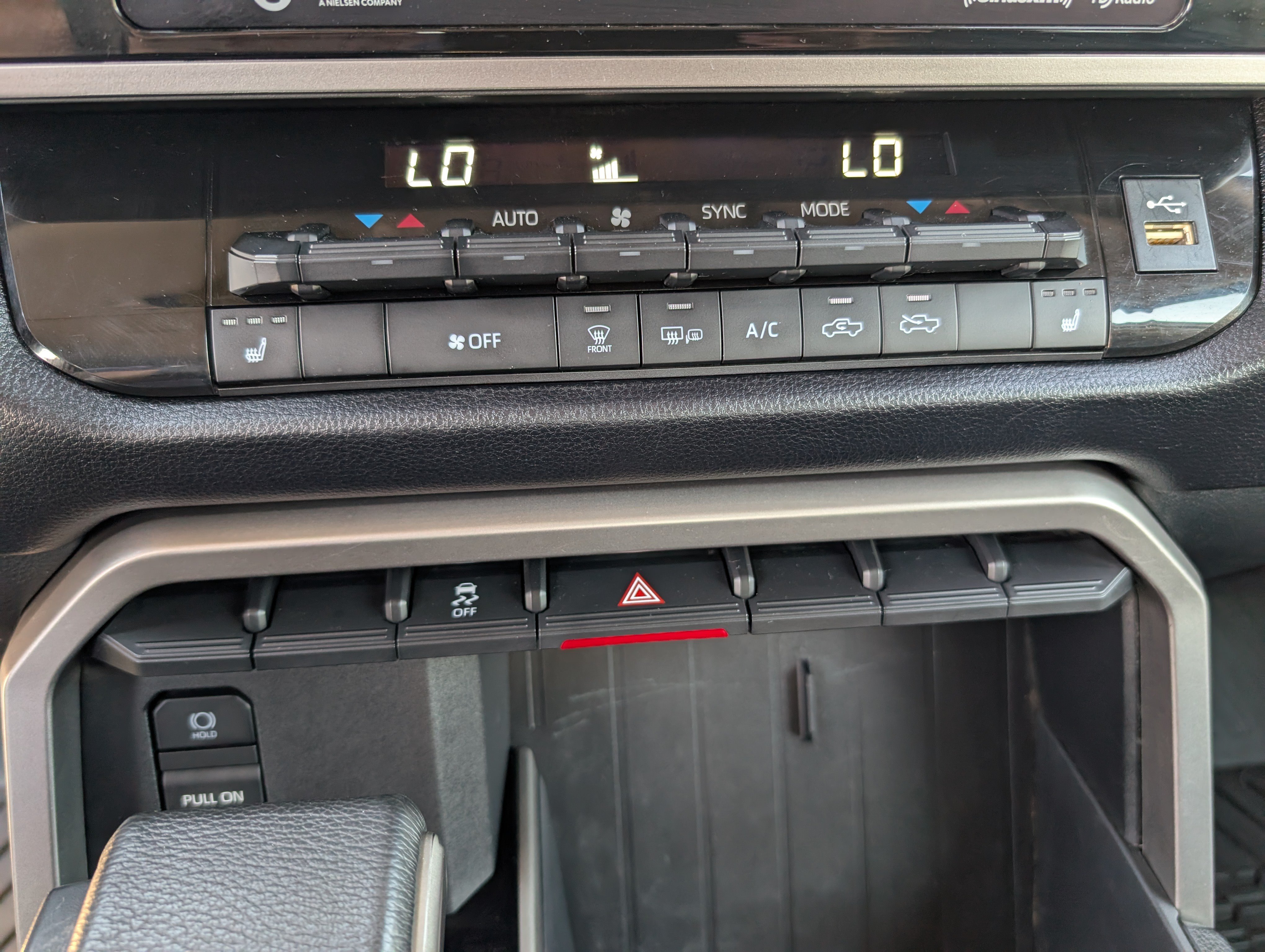 Used 2022 Toyota Tundra SR5 AWD/4WD image 22