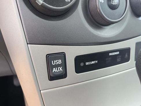 Used 2013 Toyota Corolla LE FWD image 25