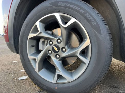 Used 2025 Chevrolet Trax LT image 28