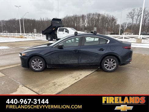 Used 2020 MAZDA MAZDA3 Sedan image 3