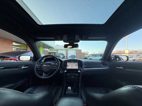 Used 2017 Chrysler 300 S w/ 300S Premium Group image 19