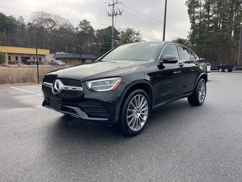 Used 2020 Mercedes-Benz GLC 300 4MATIC Coupe image 2