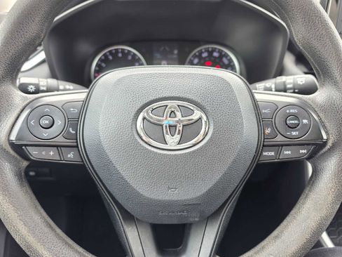 Used 2019 Toyota RAV4 XLE FWD image 25