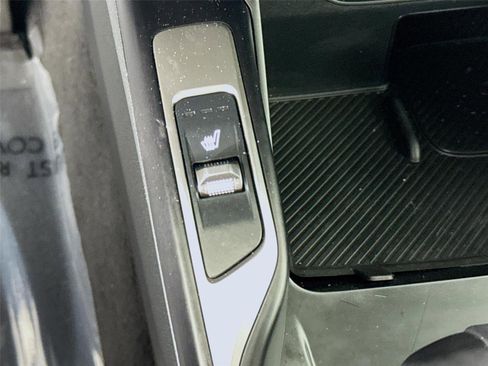 Certified 2025 Kia Sorento S FWD image 21