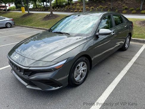 Used 2025 Hyundai Elantra SE FWD image 24
