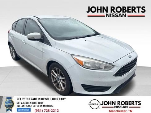 Used 2016 Ford Focus SE w/ SE Power Seat Package image 1