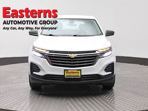 Used 2022 Chevrolet Equinox LS FWD image 2