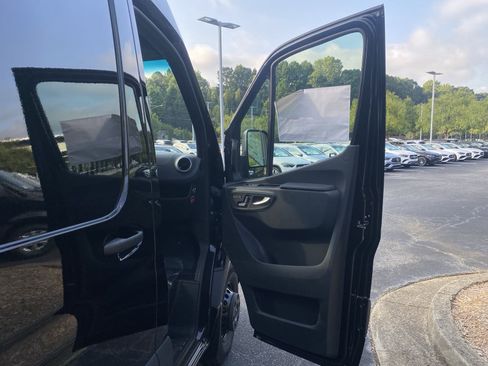 New 2024 Mercedes-Benz Sprinter 3500 image 39