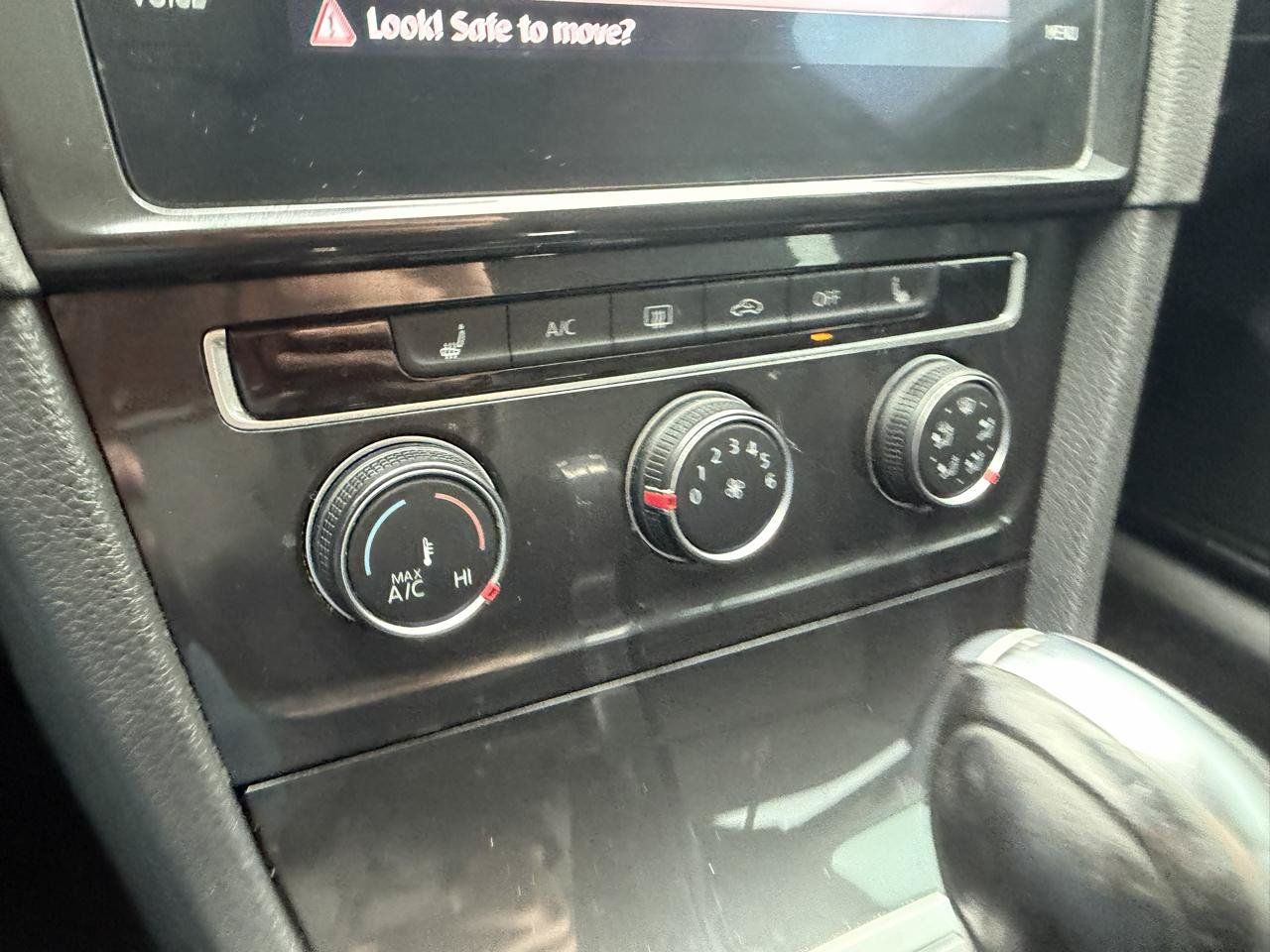 Used 2019 Volkswagen Golf S FWD image 20