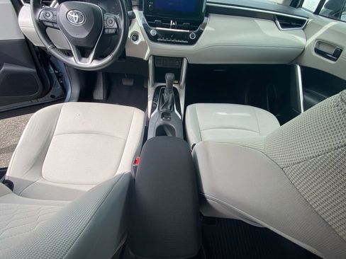 Used 2023 Toyota Corolla Cross LE AWD/4WD image 11