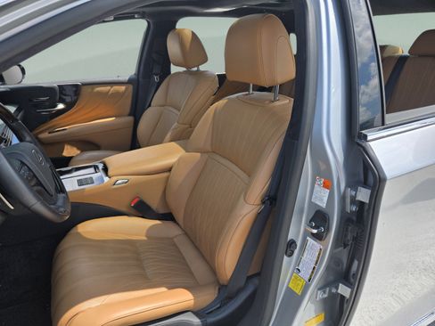 Certified 2024 Lexus LS 500 w/ Interior Upgrade Package RWD image 13