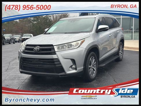 Used 2019 Toyota Highlander XLE image 1