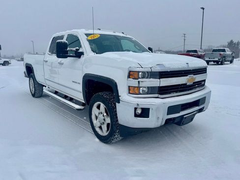 Used 2015 Chevrolet Silverado 2500 LTZ image 7