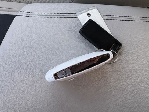 New 2025 Genesis G70 2.5T image 24