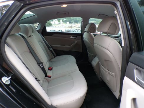 Used 2015 Hyundai Sonata SE FWD image 19